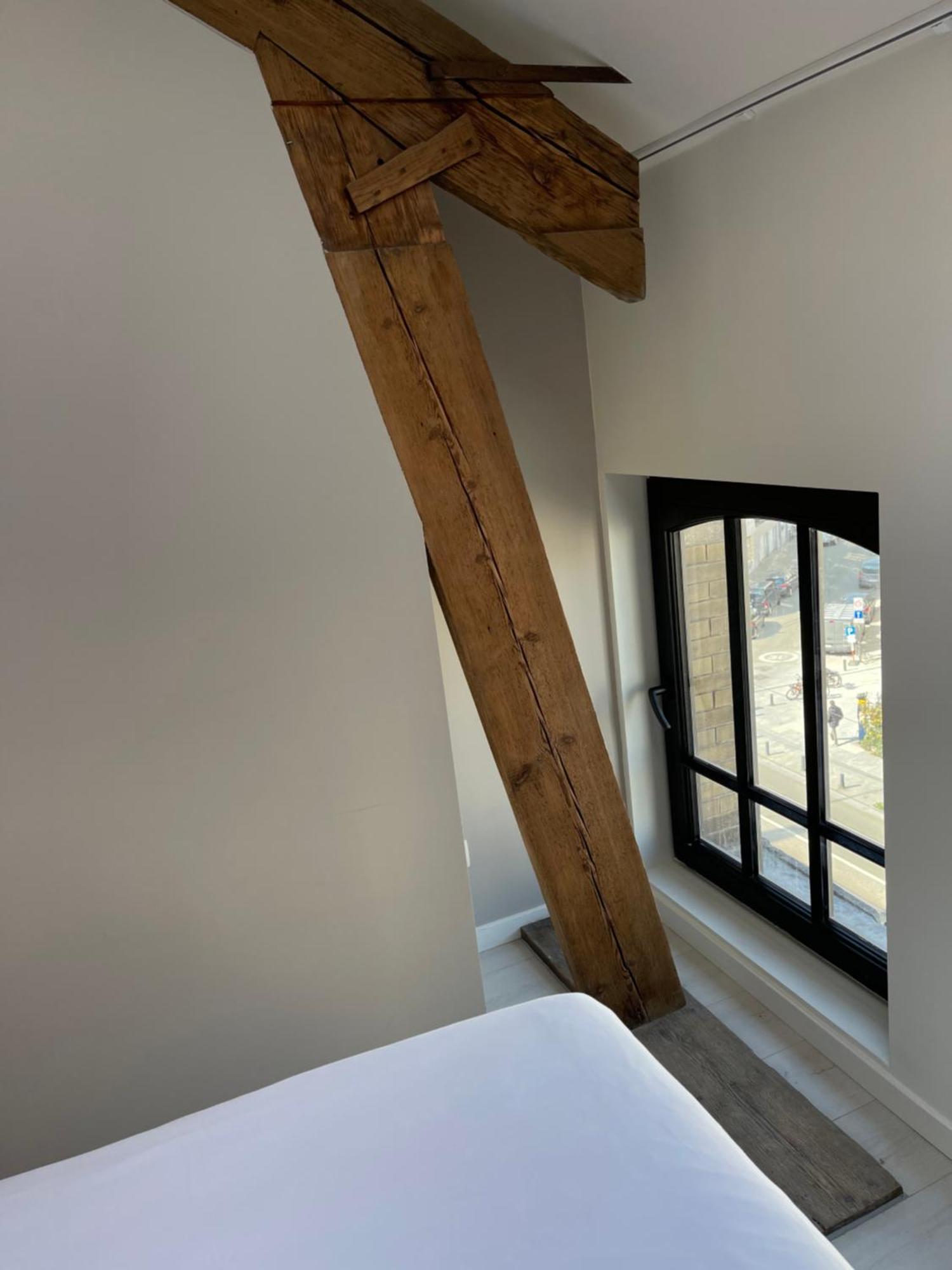 Penthouse With Airconditioning And Big Terrace, Close To Sint-pieters Station And Centre Gand