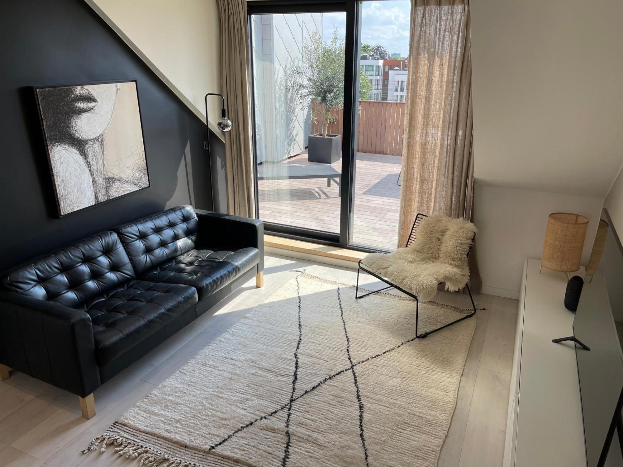 Penthouse With Airconditioning And Big Terrace, Close To Sint-pieters Station And Centre Appartement Gand