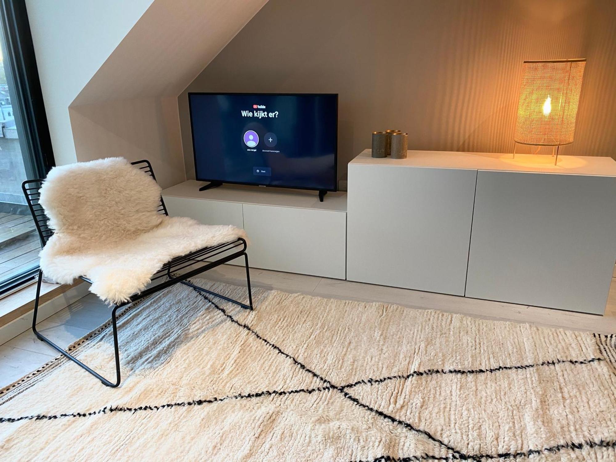 Penthouse With Airconditioning And Big Terrace, Close To Sint-pieters Station And Centre Appartement *
