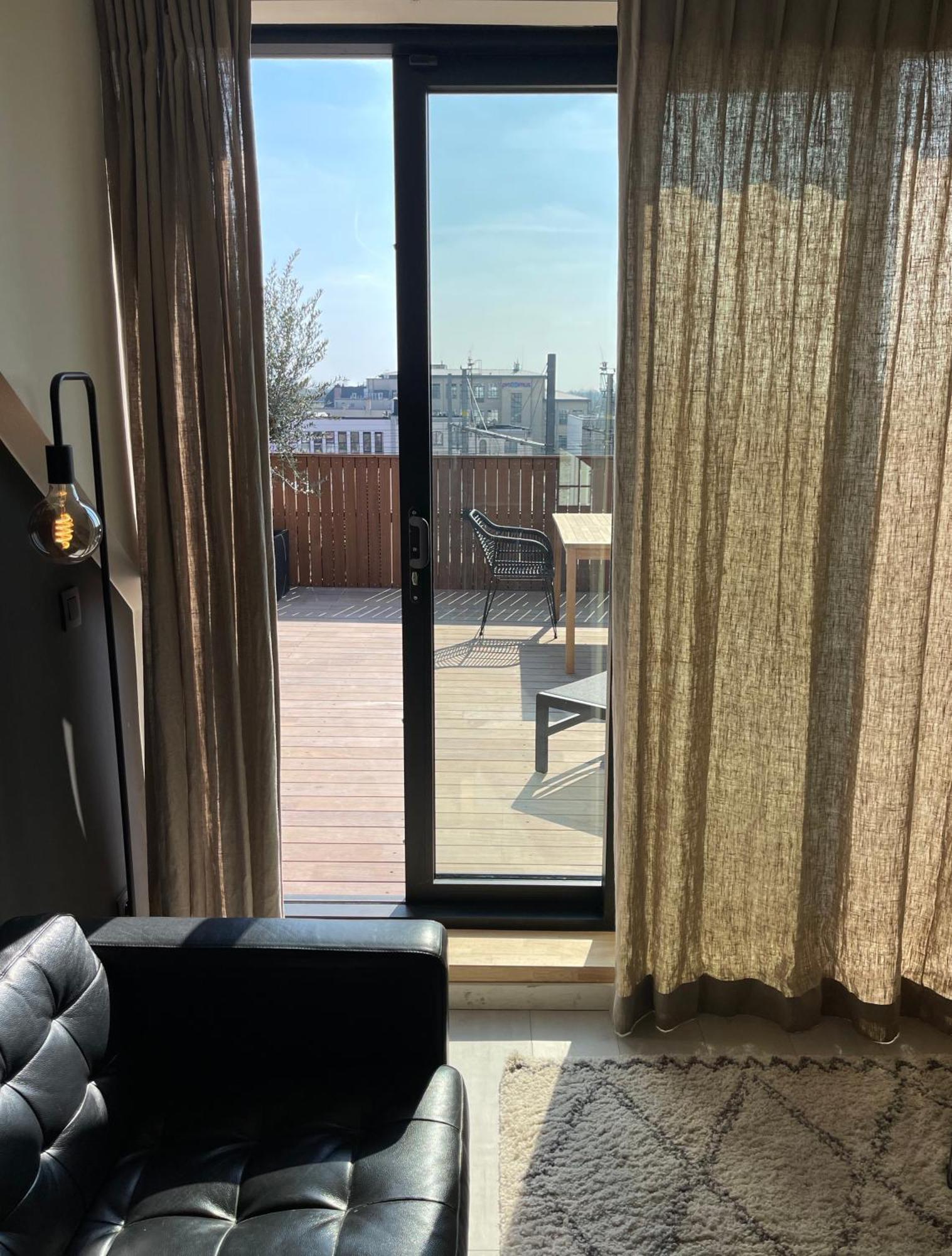Appartement Penthouse With Airconditioning And Big Terrace, Close To Sint-pieters Station And Centre *