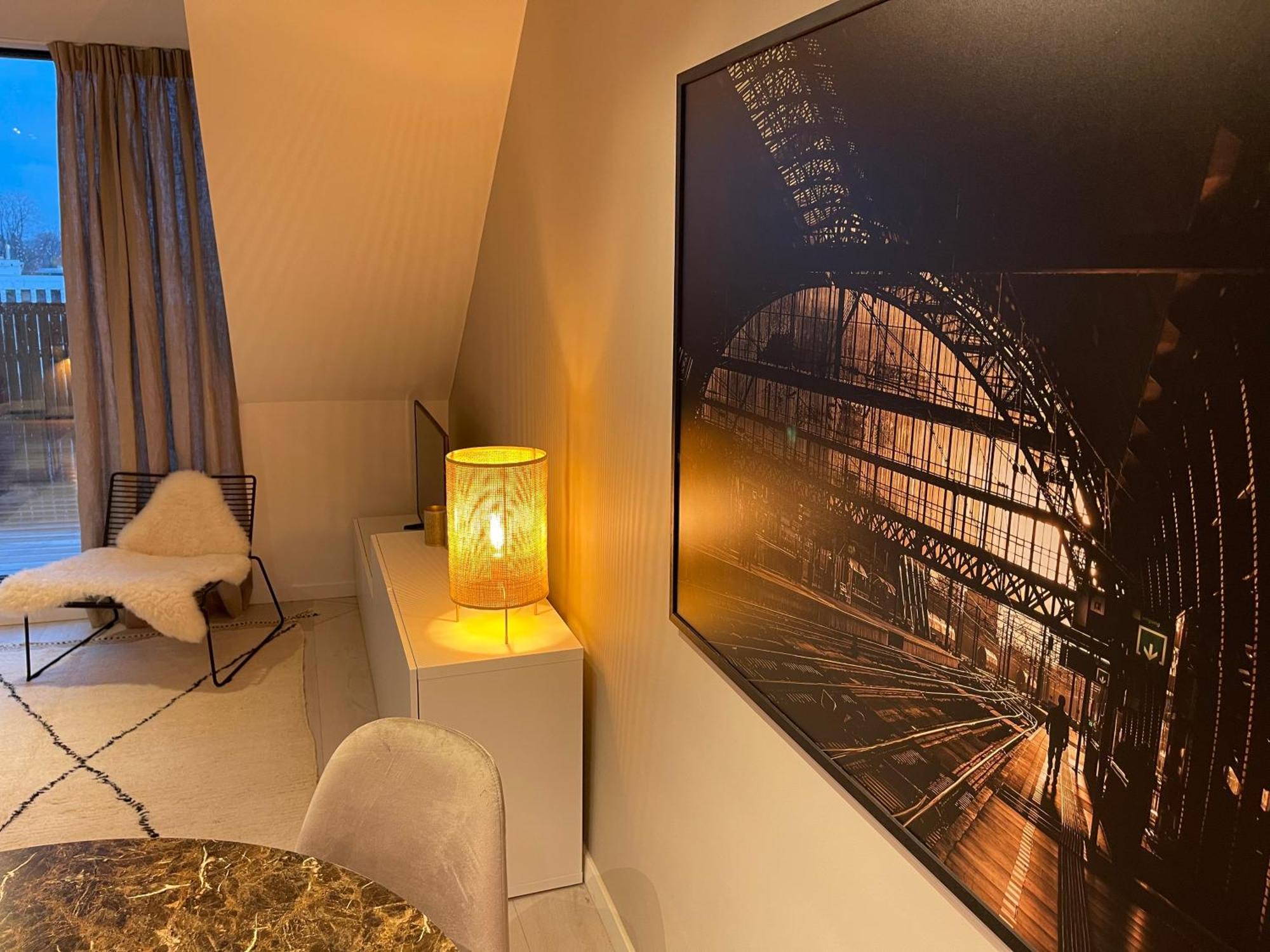 Appartement Penthouse With Airconditioning And Big Terrace, Close To Sint-pieters Station And Centre *